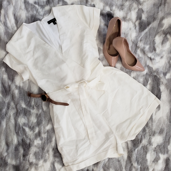 Banana Republic Pants - ❌SOLD❌❤2/80$ Banana Republic White romper